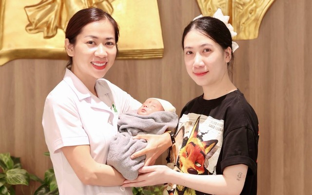 Về từ Hàn Quốc giữ con, mẹ vỡ òa đón bé 1,2kg từ ca tam thai nguy kịch
