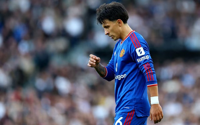 Lisandro Martinez xin lỗi vì chỉ trích Man Utd, có thể thoát án phạt