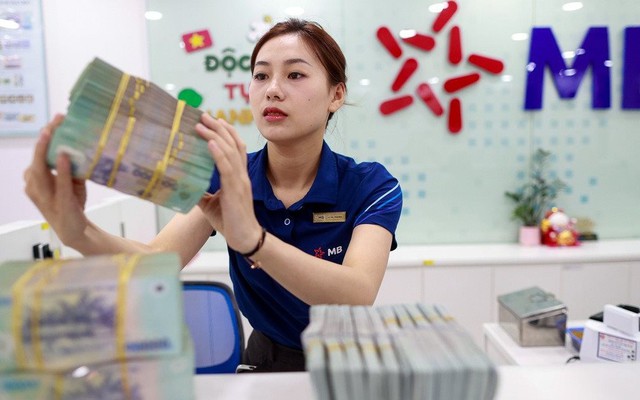 Lãi suất ngày 16/10 tại MB, VPBank, Techcombank, Sacombank, HDBank, Agribank, Vietcombank, BIDV, VietinBank,...