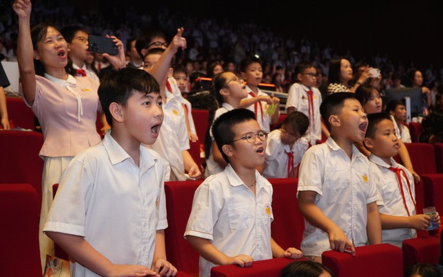 “Chắp cánh tuổi thơ” - Món quà nghệ thuật ý nghĩa dành tặng thiếu nhi Thủ đô dịp 10/10