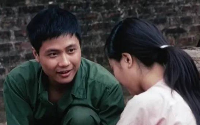 Thủ khoa trường Sân khấu Điện ảnh mất 10 năm để thành sao hạng A: Báo Trung mê mệt nhan sắc, phi công trẻ của Vbiz