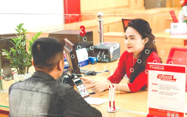 Giao dịch viên ngăn nhiều khách đến ngân hàng rút tiết kiệm số tiền từ 150 triệu, 600 triệu đến 1,5 tỷ đồng: Khách hàng sau đó cảm ơn, dừng giao dịch