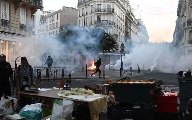 Paris như vùng chiến sự, Tổng thống Macron lên án 'những kẻ muốn lật đổ nền Cộng hoà’