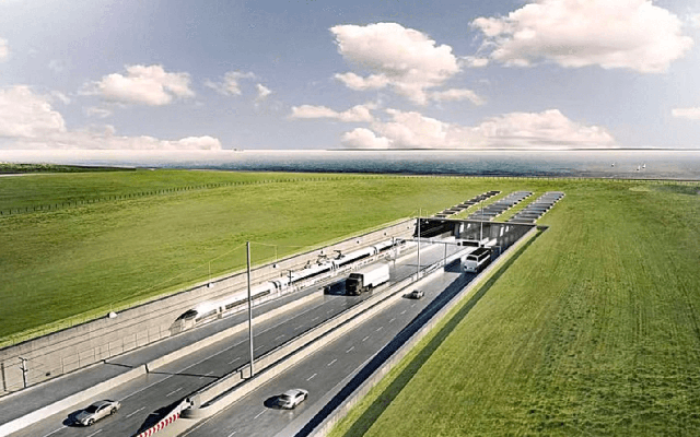 Huy động 360.000 tấn thép cùng 3,2 triệu mét khối bê tông để xây đường hầm dài 18km dưới đáy biển, một doanh nghiệp Việt cũng tham gia