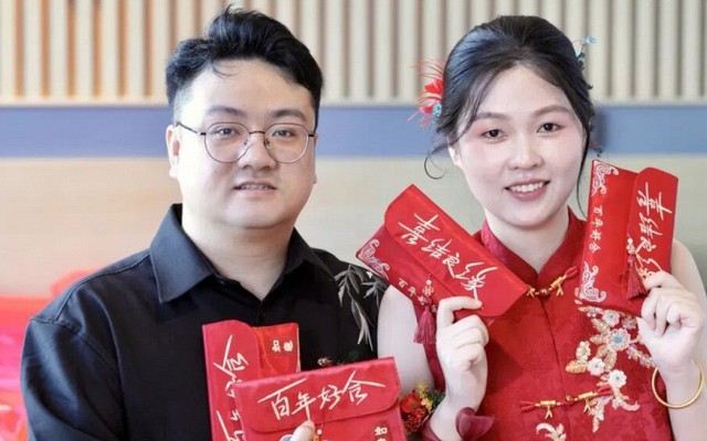 Tiệc cưới kỳ lạ: Phát biểu 41 giây, đãi khách bào ngư, cua hoàng đế, lì xì 750.000 đồng