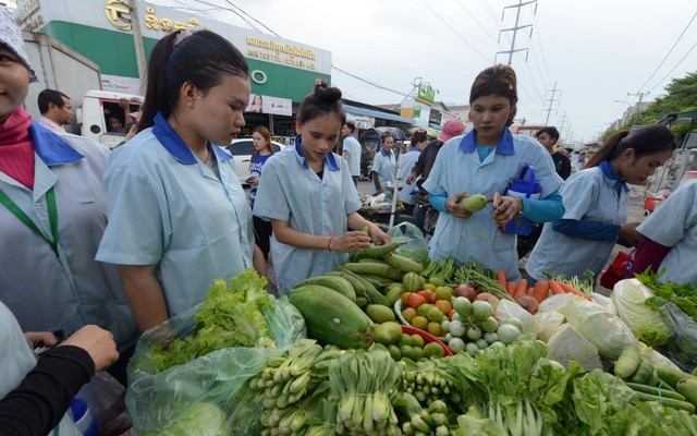 Campuchia chốt lương tối thiểu ngành may 212 USD: Việt Nam dự kiến tăng 7,8%, mức mới là bao nhiêu?