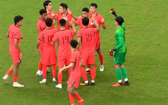 Tuyển Trung Quốc “vỡ trận”, thua đậm khó tin ngay sân nhà