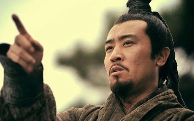 Lưu Bị mấy lần bỏ rơi vợ con khi tháo chạy?