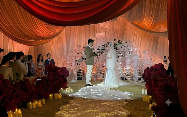 Mẹ hứa cho 200 triệu làm của hồi môn, nhưng ngày cưới thấy hành động của thông gia, bà lập tức đổi ý, hôm sau chỉ đưa tôi 20 triệu