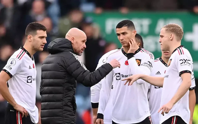 Ten Hag tố Ronaldo lười biếng tại Man United