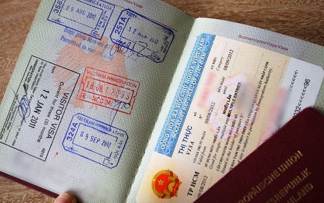 Công an khuyến cáo liên quan tới một dòng chữ trên hộ chiếu, mức phạt lên tới 40 triệu đồng