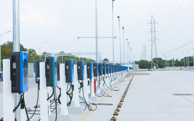 Việt Nam vừa có trạm sạc rộng gần 3 ha, hơn 1.000 ô tô sạc cùng lúc - đã lớn nhất thế giới chưa?