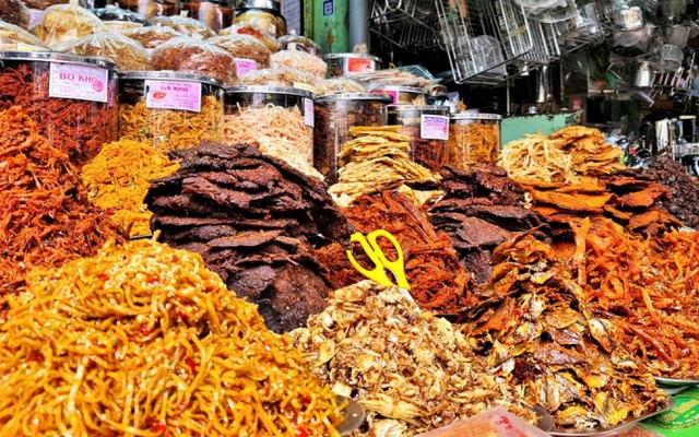 Bà chủ bách hóa nói thẳng: 4 loại đồ khô có giảm nửa giá cũng đừng ham, gặp thì cứ quay lưng mà đi