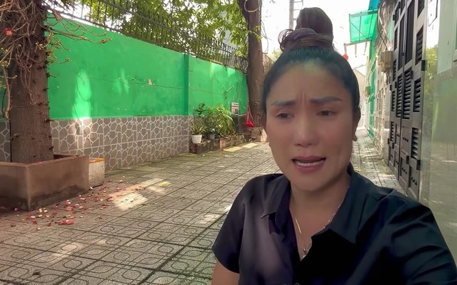 Nữ NSƯT làm mẹ đơn thân nói thẳng: "Những đồng tiền đó không đủ cho tôi"