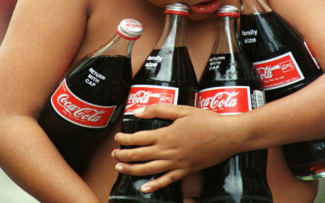 Tại sao uống Coca-Cola ở Việt Nam lại có hương vị khác với Coca-Cola của các nước trên thế giới?