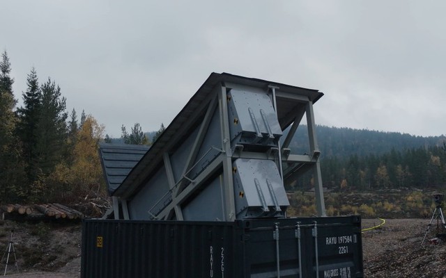 Tên lửa chống hạm NSM tung đòn tấn công bí mật nhờ bệ phóng container