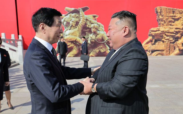 Ông Kim Jong-un qua cầu sông Áp Lục tới Trung Quốc, ông Tập Cận Bình lập tức ra chỉ thị đặc biệt 