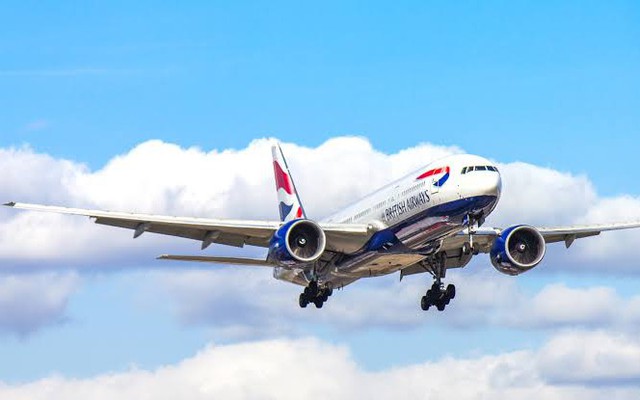 Máy bay chở khách bất ngờ gặp vật thể bí ẩn trên bầu trời, kết luận điều tra sau đó gây chú ý