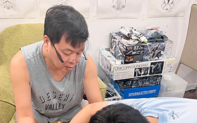 NSƯT Đăng Dương 52 tuổi tự làm việc nhà