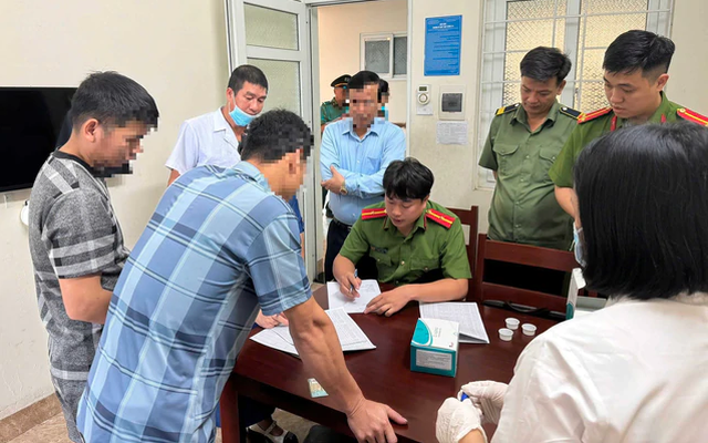 Công an kiểm tra hơn 800 người ở 2 khu tập thể công ty than