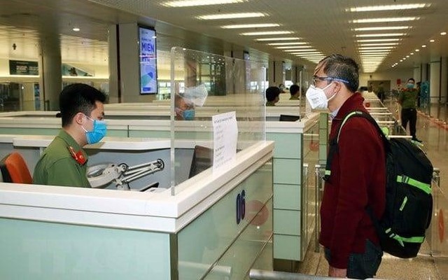 Thông báo mới từ Cơ quan Thuế: Sẽ tạm hoãn xuất cảnh tất cả cá nhân có tên trong danh sách sau