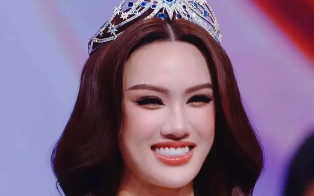 Trịnh Mỹ Anh bị tước vương miện