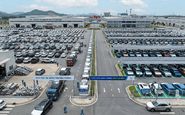 Xe nhập giá rẻ "càn quét" thị trường, áp lực giảm giá đè nặng lên dòng tiền doanh nghiệp ô tô