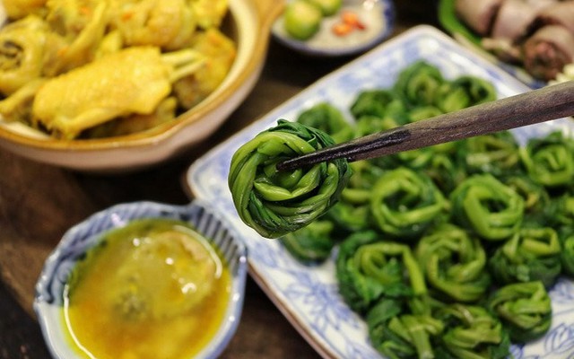 Chợ Việt có loại rau ăn lá bổ gan, dưỡng tim, phòng ung thư, hạ đường huyết: Vài nghìn cả mớ!