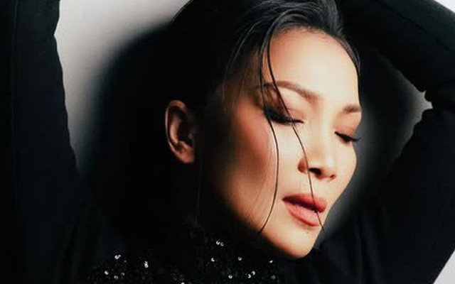 Nữ ca sĩ SN 1978 lấy chồng 2 quyền lực nói thẳng về việc "ăn mày dĩ vãng"