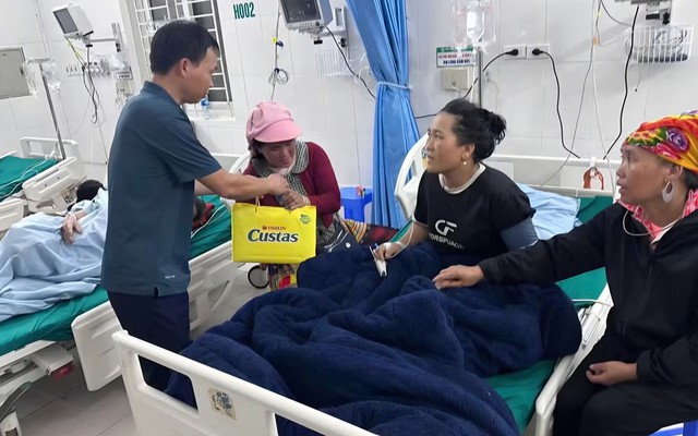 Đang trú mưa trong lều, 4 người ở Sơn La bị sét đánh