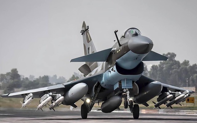 Trung Quốc chốt đơn gần 100 chiếc J-10 - Khách hàng ĐNA đầu tiên lộ diện, nói đúng 2 từ ẩn ý