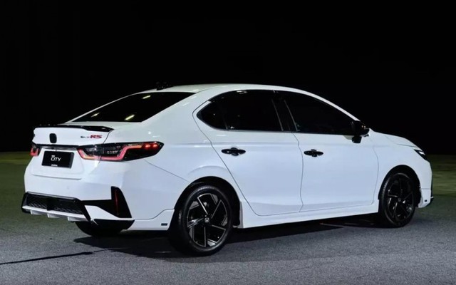 Xe Nhật ngang cỡ Vios sắp về Việt Nam, đại lý nhận cọc: Dáng đẹp, lái hay, sẽ "ăn xăng như ngửi"?