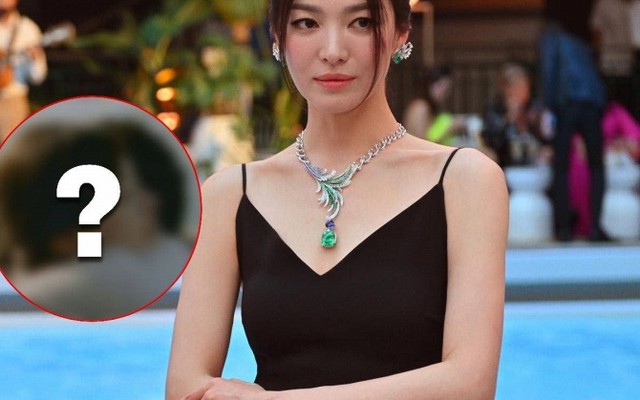 Song Hye Kyo tự đăng cảnh thân mật bên bạn trai tin đồn - thiếu gia tập đoàn đóng tàu lớn thứ 2 Hàn Quốc
