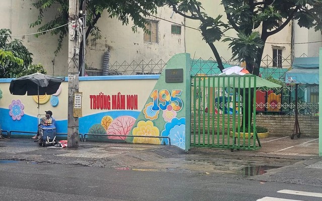 Trường mầm non ở TP.HCM thu 80.000 đồng/tháng tiền giữ xe, chính quyền nói gì?