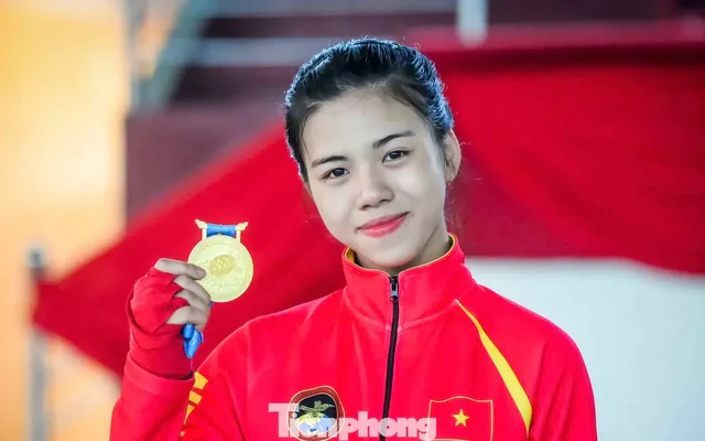 Nữ võ sĩ 19 tuổi ở Ninh Bình kể khoảnh khắc giành Huy chương vàng tại đấu trường Italia