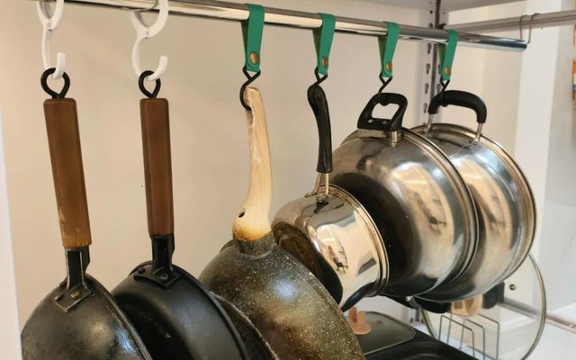 Nhìn 7 cách cất nồi chảo này tôi mới hiểu vì sao bếp nhà mình lúc nào cũng chật: Hóa ra trước giờ xếp sai hết
