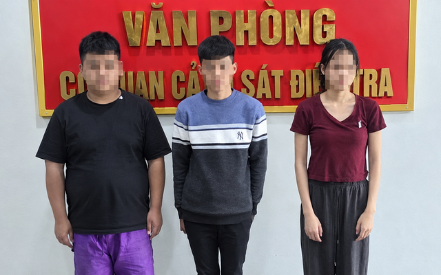 Bị đòi lại xe mượn, thiếu niên rủ đồng bọn vác kiếm truy đuổi, cướp tài sản