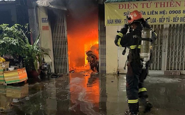 Cháy nhà ở TP.HCM: Cụ bà 81 tuổi trượt ngã tử vong trong lúc tháo chạy