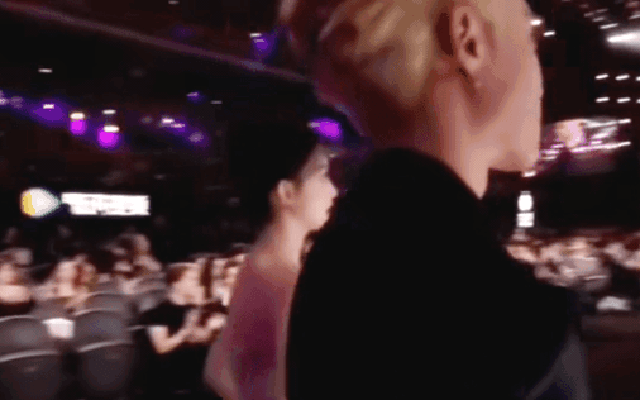 Trời ơi cặp đôi không ai ủng hộ đến bên nhau thật rồi: Nhà gái già chát, nhà trai đen đủi chạy cũng không được