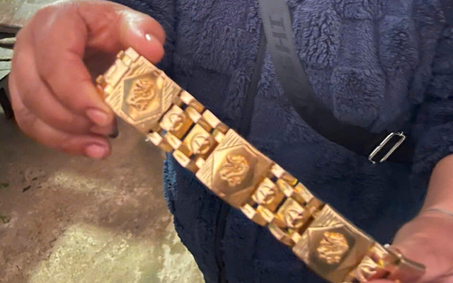 Người phụ nữ nhặt được lắc vàng nặng 1,3 cây trong lúc đi chợ: Hé lộ về chủ nhân