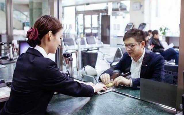 Khách hàng gửi tiết kiệm 6 tỷ, 1 năm sau đến rút bị ngân hàng nói thẳng: Anh phải nộp thêm 530 triệu!