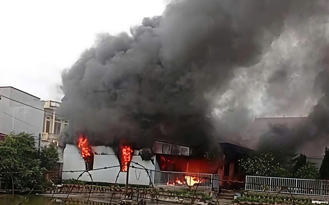 Cháy lớn tại nhà tình thương nuôi trẻ khuyết tật ở Bắc Ninh