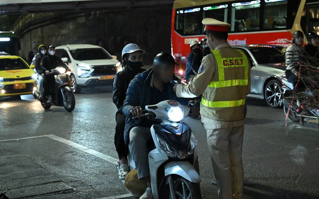 Uống rượu bia tối 30 Tết, sáng mùng 1 lái xe: Có bị xử phạt nguội theo Nghị định 168 không?