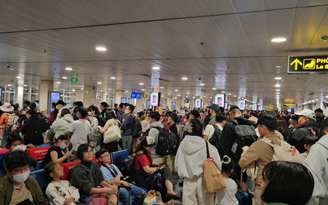 Diễn biến bất ngờ tại sân bay Tân Sơn Nhất ngày 26 Tết
