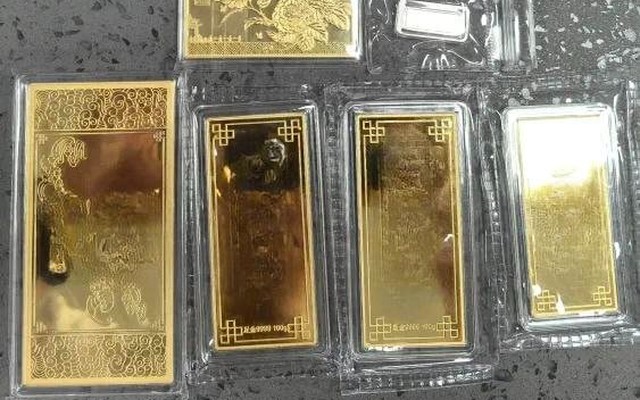 Phát hiện 6 thỏi vàng trị giá 860 triệu đồng trong gói hàng ship, công an sử dụng nhiều biện pháp nghiệp vụ vào cuộc