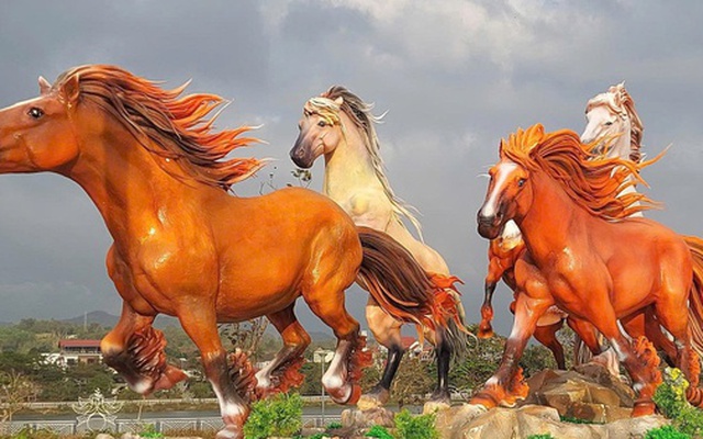 Linh vật ngựa của tỉnh, thành nào đẹp nhất Tết Bính Ngọ 2026?