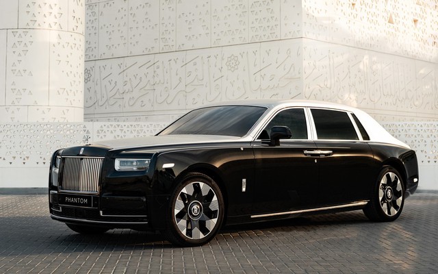 Rolls-Royce Phantom có bản khắc laser độc nhất thế giới: Hoạ tiết có thể gây hoa mắt, độ sâu vết khắc dày gần gấp đôi tờ tiền