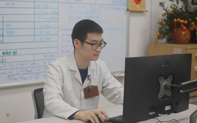 Tết trong phòng cấp cứu: Bữa cơm giao thừa vội vàng và những ca nguy kịch thâu đêm