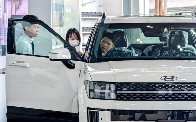 Tiêu thụ ô tô giảm mạnh trong tháng đầu năm 2026