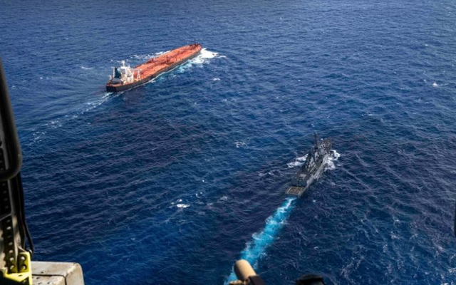 Theo dõi quãng đường liên tục, Mỹ chặt bắt trong đêm tàu chở dầu mang cờ Panama nhưng chở 1,9 triệu thùng dầu từ Venezuela